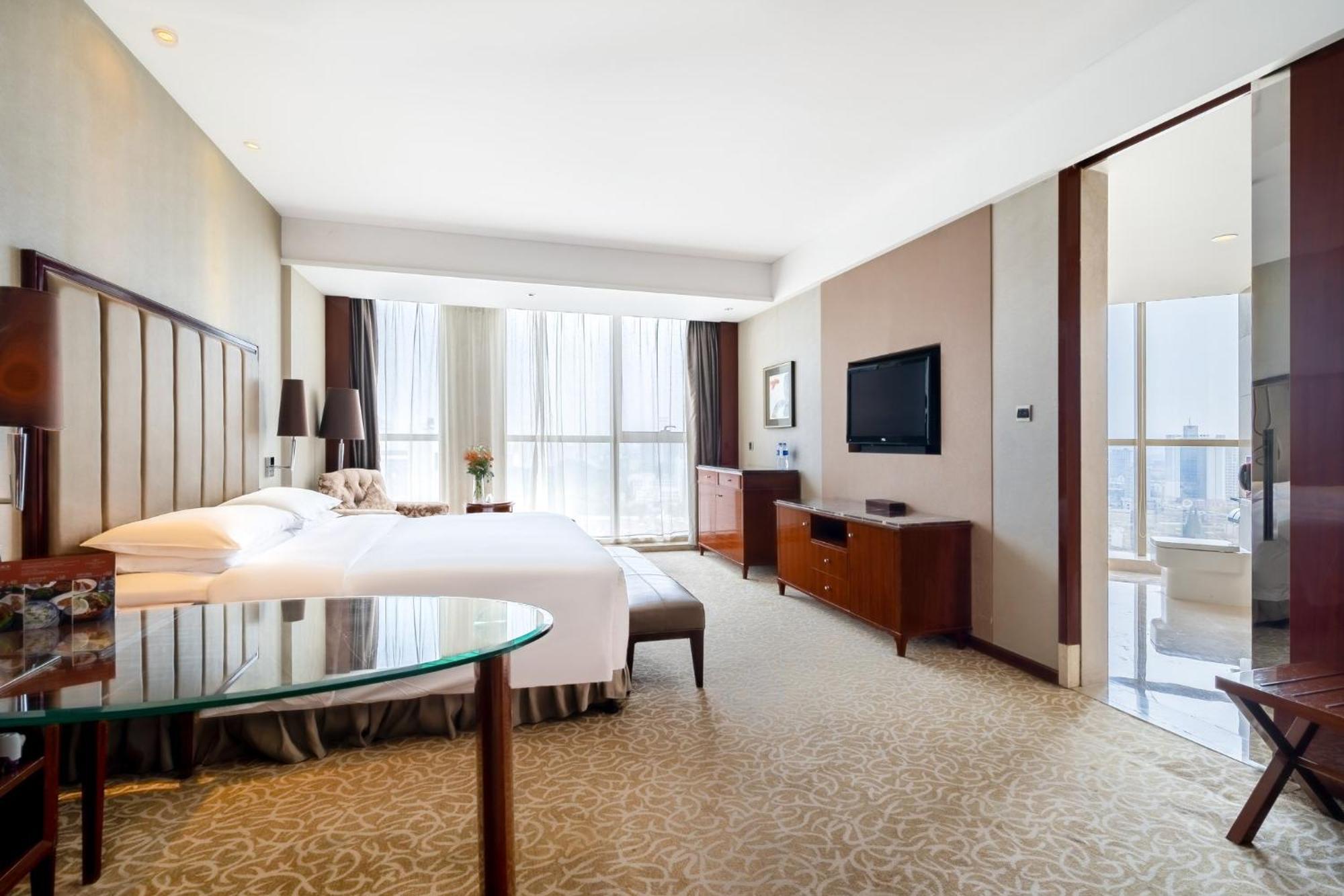 Crowne Plaza Zhenjiang By Ihg Hotel Bagian luar foto