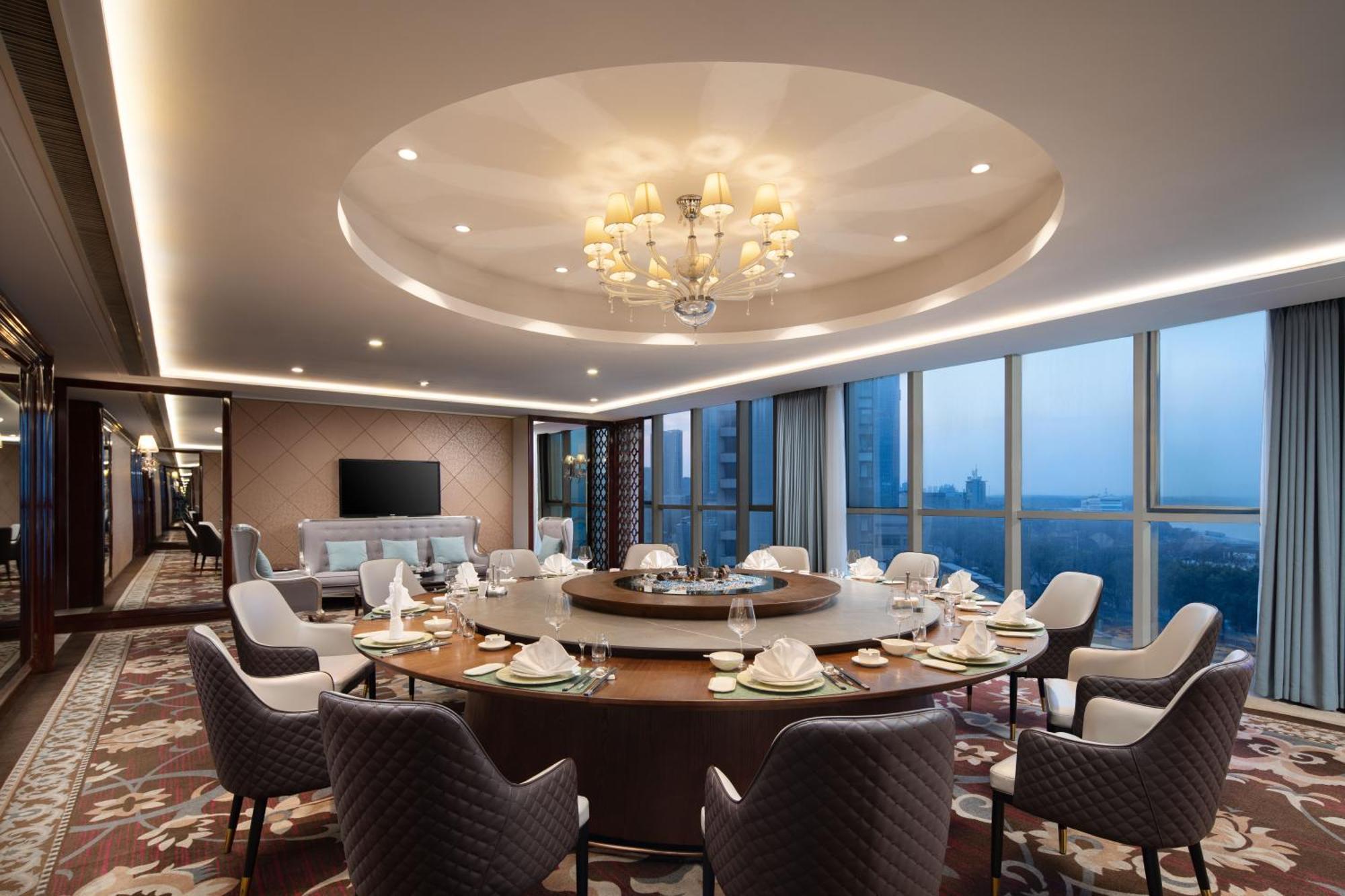 Crowne Plaza Zhenjiang By Ihg Hotel Bagian luar foto
