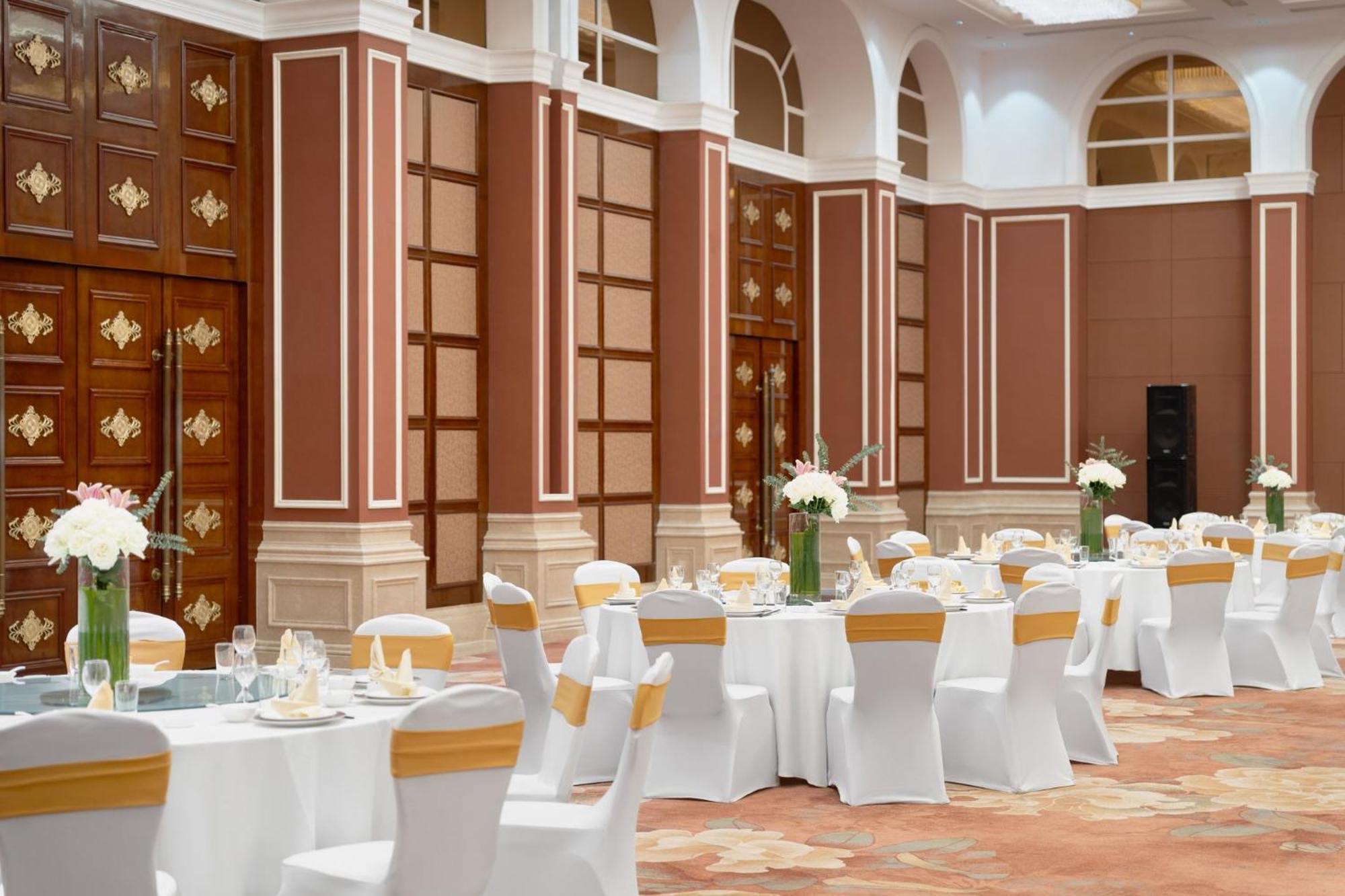 Crowne Plaza Zhenjiang By Ihg Hotel Bagian luar foto