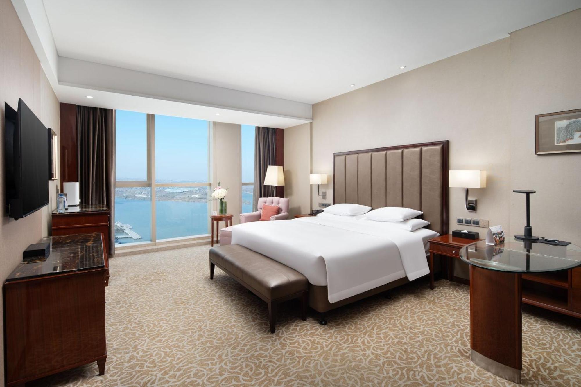 Crowne Plaza Zhenjiang By Ihg Hotel Bagian luar foto